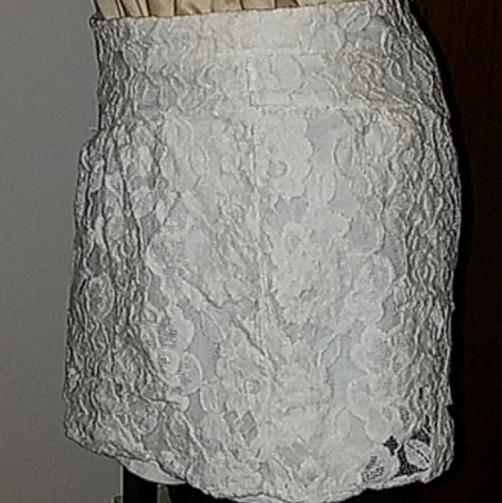 3 for $30 Ella Moss for Anthro lace tap shorts - Picture 8 of 9